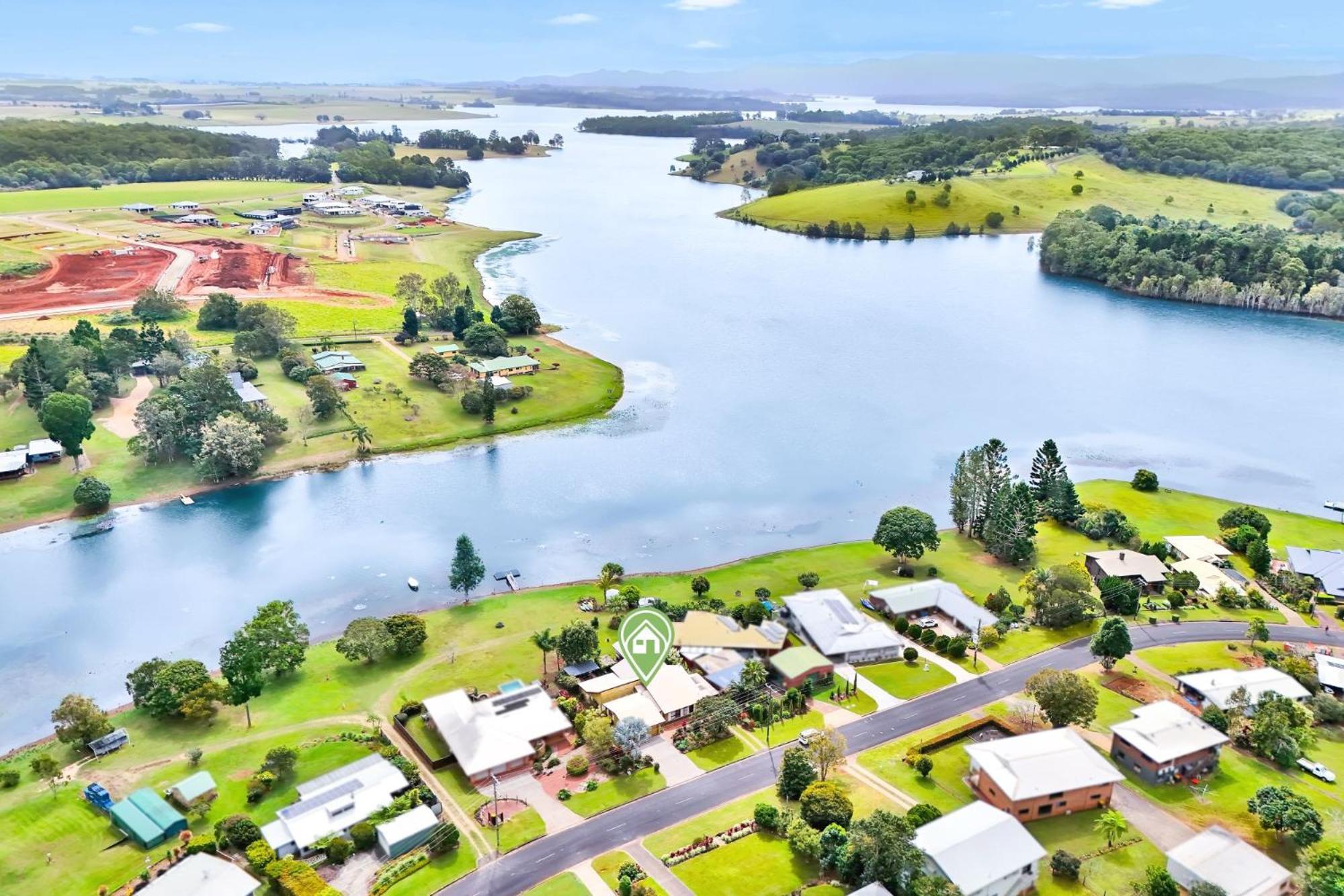 Вилла Lakeside Tinaroo Only 2.5Km From Yungaburra Town Экстерьер фото